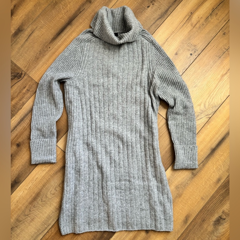 Women’s NWT Banana Republic Turtleneck Sweater Dress, Size Large